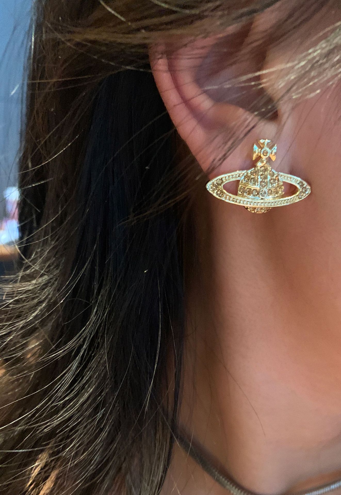 The classic full diamond Saturn stud earrings with finely set planet earrings of the Empress of the West, the same style as NANA pic 17