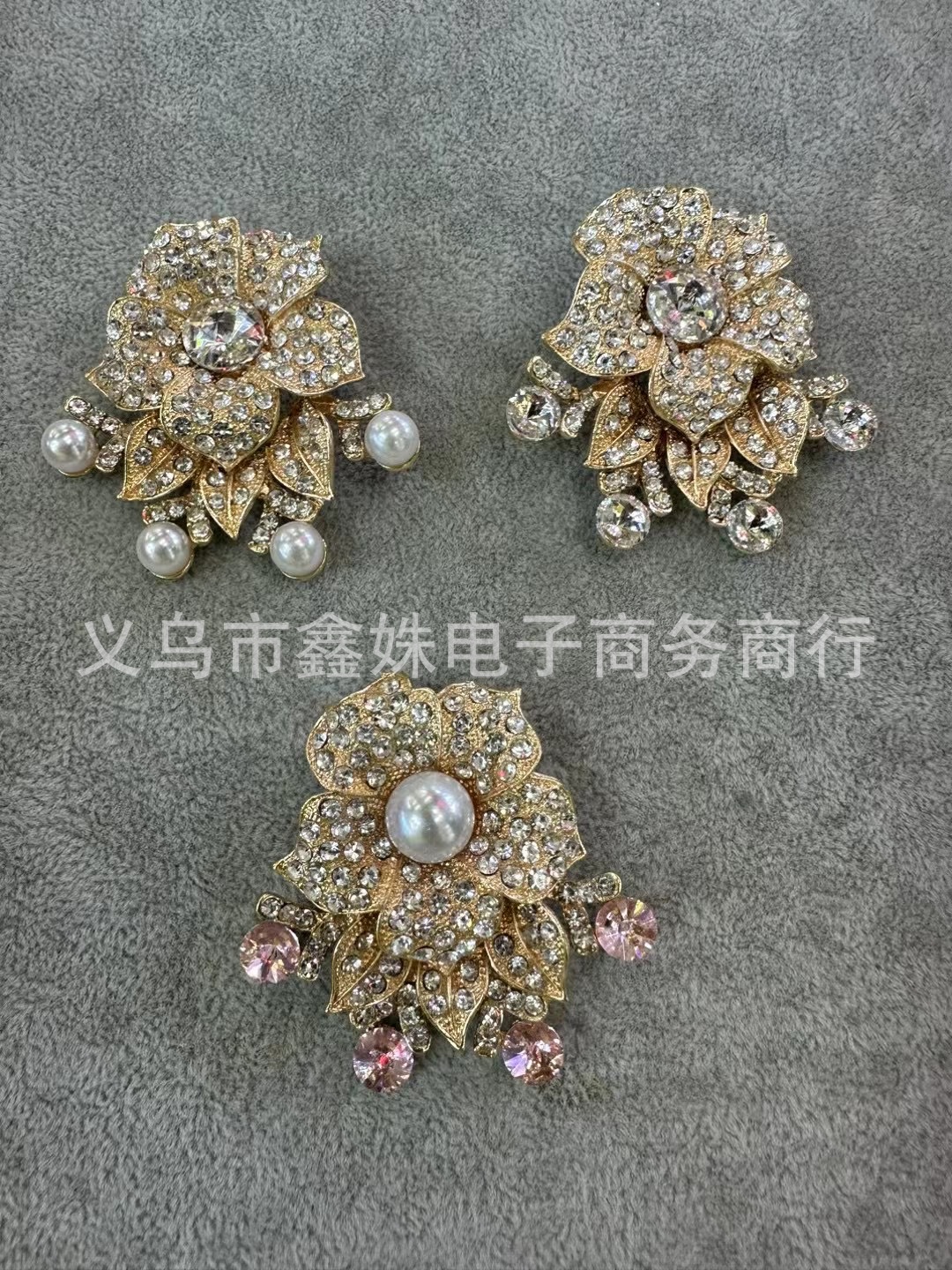 Alloy full diamond rose bouquet brooch, high-end Korean pearl pin, brooch and silk scarf for both purposes pic 4