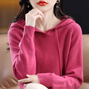 A hooded sweatshirt for women in Spring and Autumn 2025, a new style of hooded sweatshirt as a base layer, paired with a knitted sweater, a casual large-sized hooded sweater for women pic 3