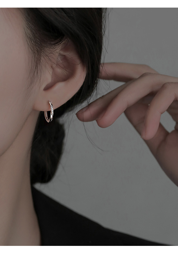 Mobius micro-inset earrings for women, 2024 new style ear buckles, niche design, high-end earrings, simple and light luxury stud earrings pic 7