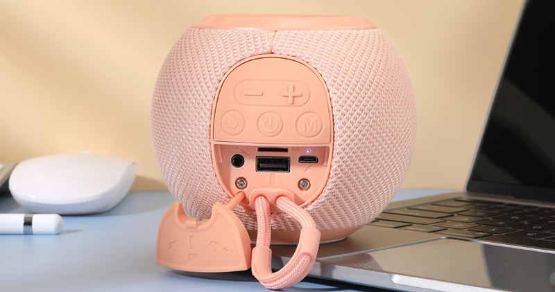 外贸跨境TG337蓝牙音响便携式圆形小音响布艺led灯无线低音炮音箱详情6