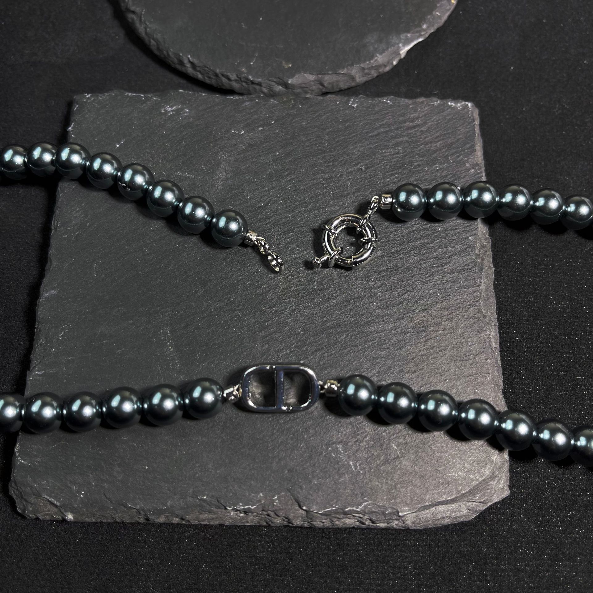 The trendy Shi Jia Zheng Round Strong Light Tahitian black pearl necklace for women with pig noses, a new trendy collarbone chain for women pic 8