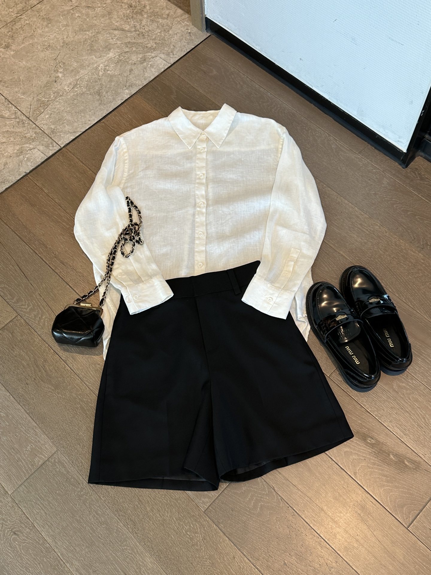 020810 春季新款女士刺绣亚麻平纹纯色简约宽松通勤舒适衬衣衬衫详情3