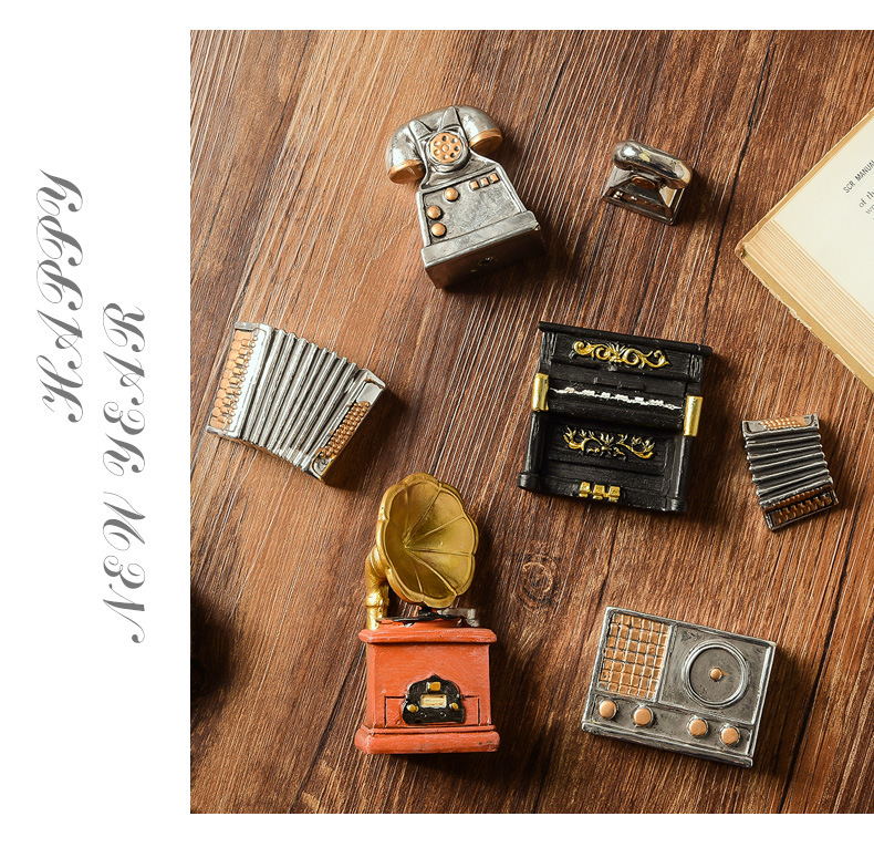 Nostalgic and retro resin ornaments, handicrafts, home decorations, phonographs, mini ornaments, photography props, cameras pic 16