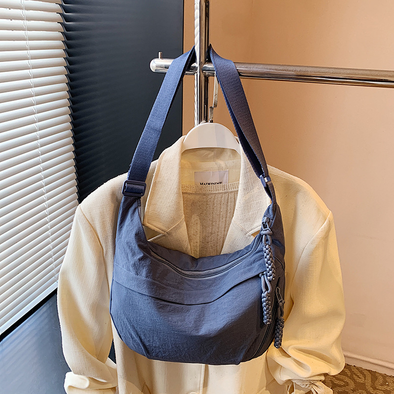 Japanese minimalist large-capacity crossbody bag for girls, 2024 new style student small crossbody bag, single-shoulder fabric bag, versatile dumpling bag for girls pic 33