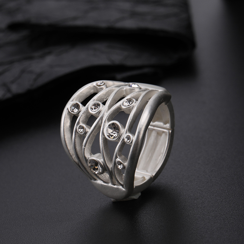 Amazon Cross-border exclusive high-end hollowed-out retro loose-fitting rings and jewelry, fashionable and trendy wholesale from Europe and America pic 8