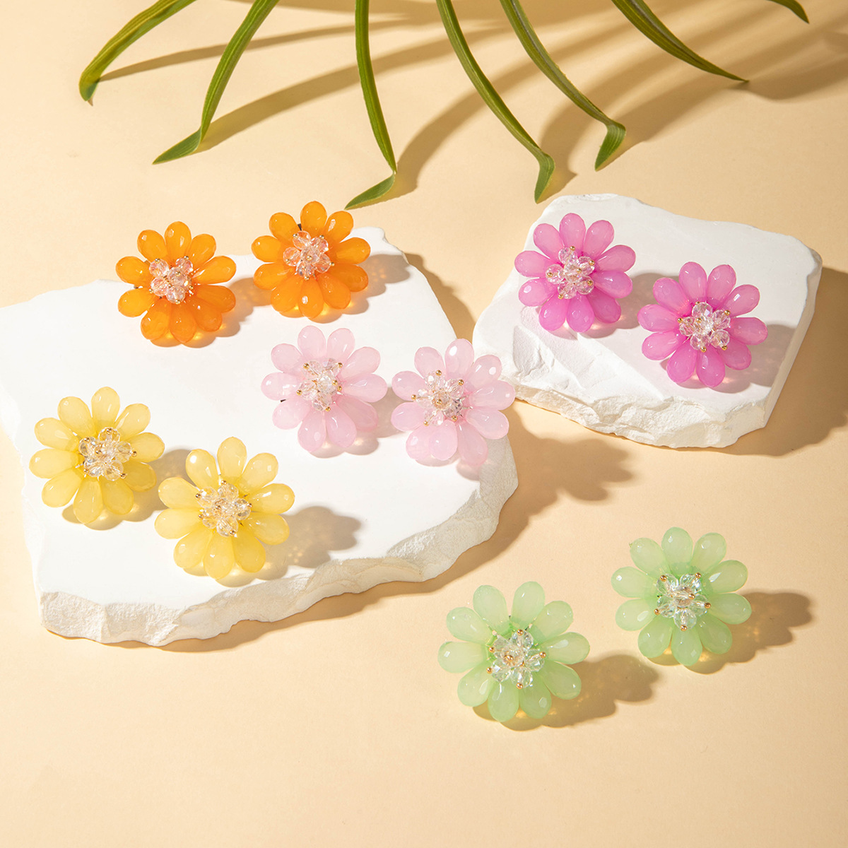 亚马逊跨境清新甜美彩色树脂花瓣花朵耳钉气质多巴胺 耳环耳饰女详情54