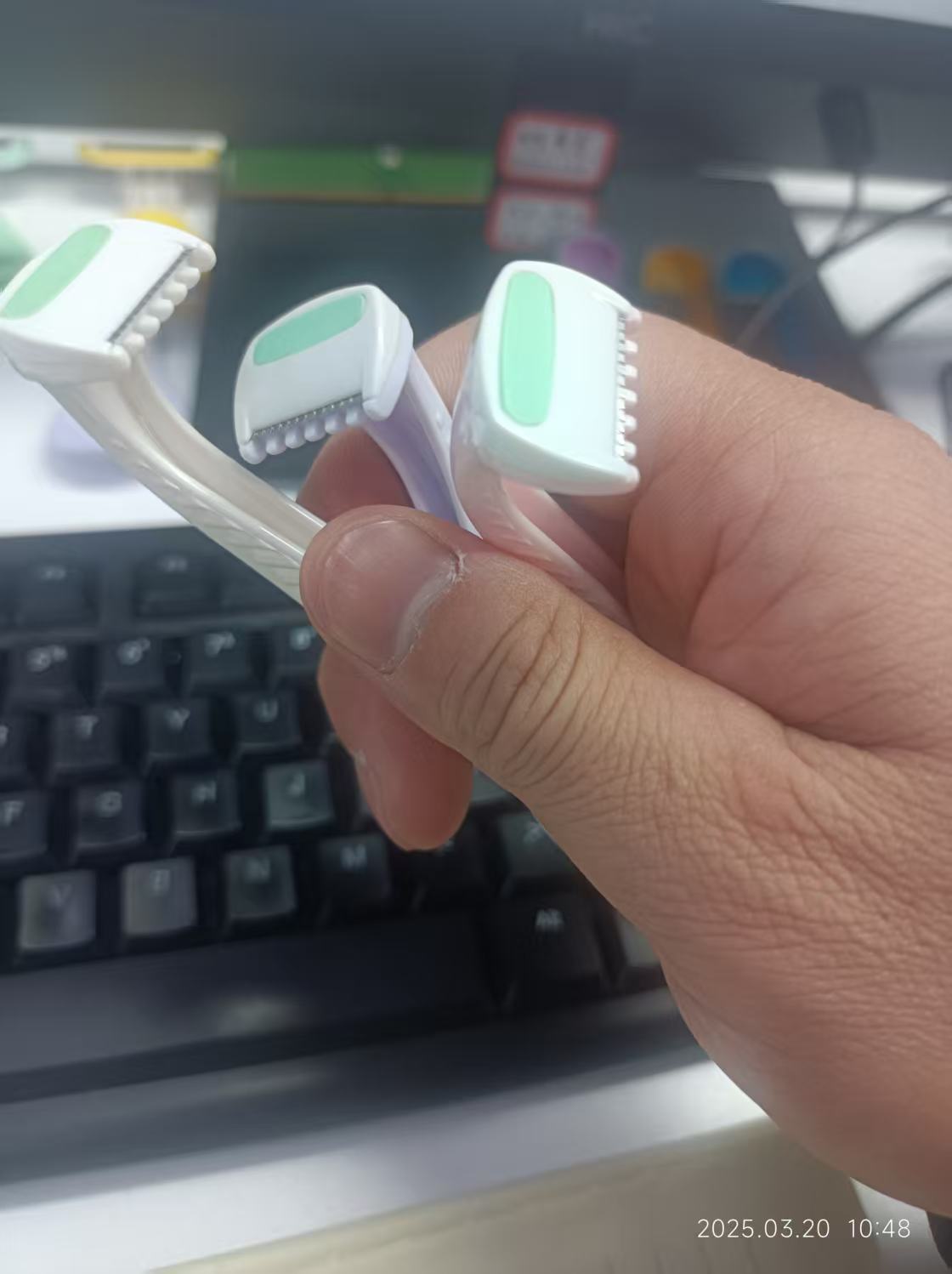 Manual shaving knife for women, a perfect shaving tool. Aloe vera lubrication, anti-scratch, suitable for armpits and the whole body pic 24