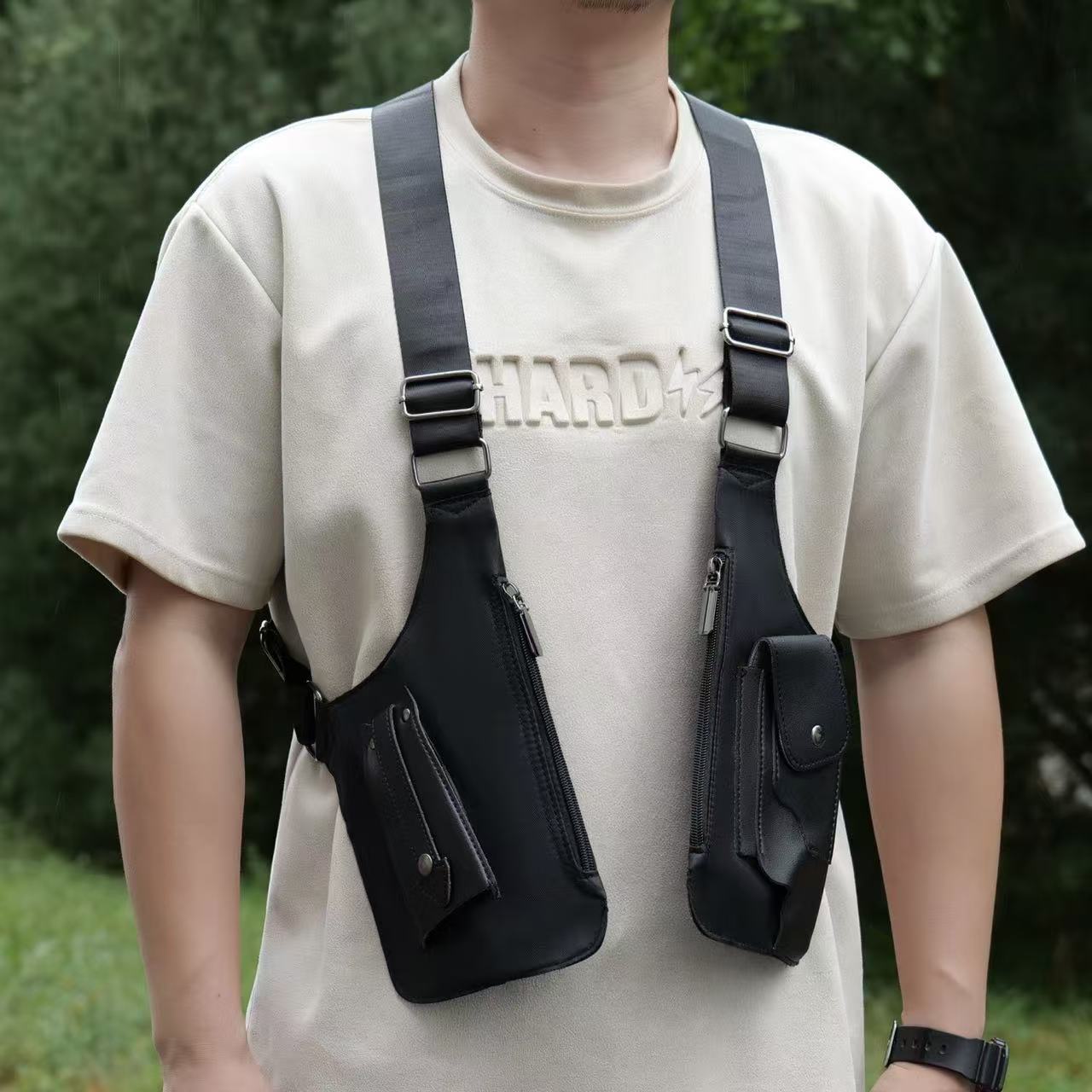 亚马逊男士复古背带腋下挎包多功能单肩包女士户外手机包便携详情1