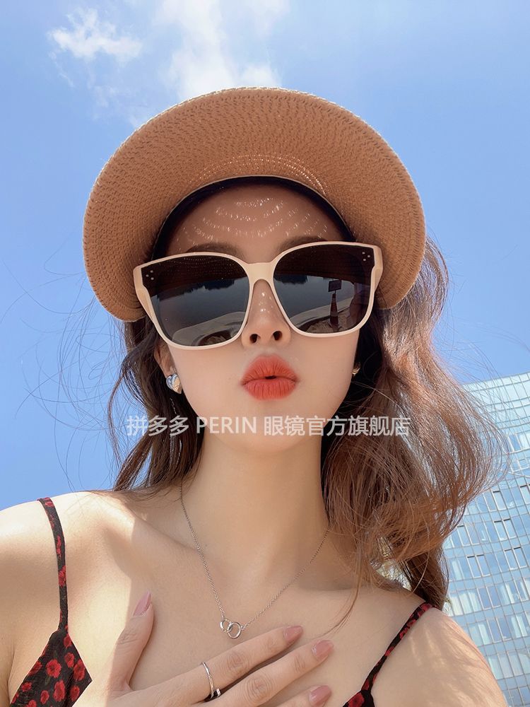 A set of polarized sunglasses for both men and women, a set of myopia glasses for two uses in one, a fashionable and trendy Korean-style sunglasses with summer lenses for sun protection pic 2