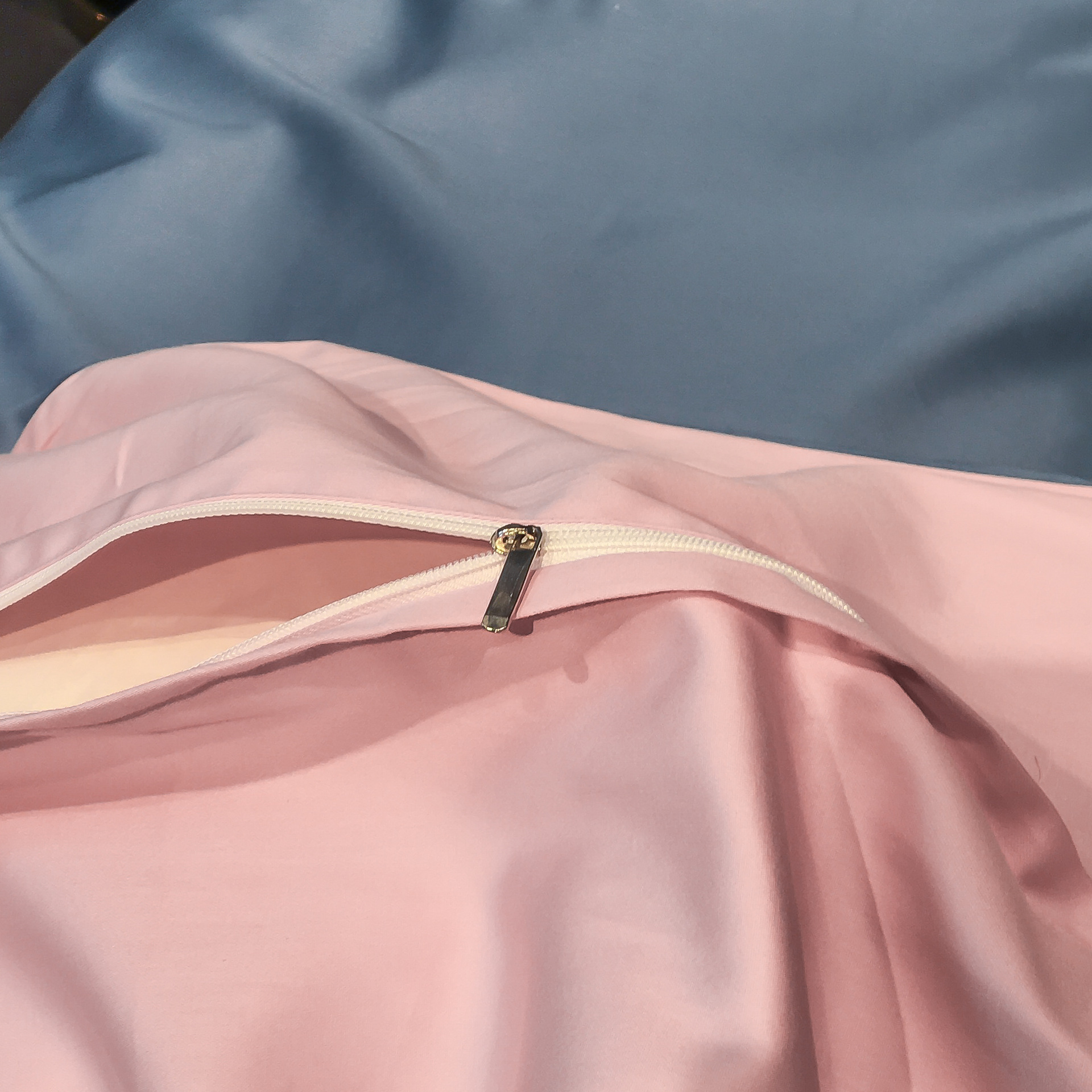 Wholesale from the factory: simple solid-color 60-piece brocade long-staple cotton embroidered four-piece set, color-blocking all-cotton Nordic bedding pic 7