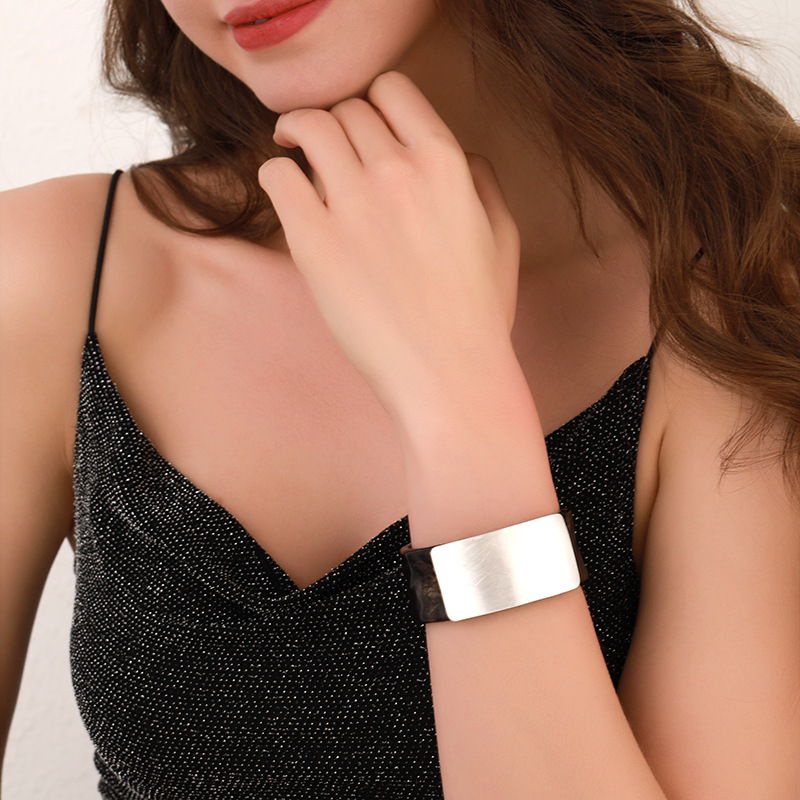 New cross-border retro resin metal spliced open bracelet, wide version fashionable foreign trade bracelet, exclusive for Europe and America pic 12