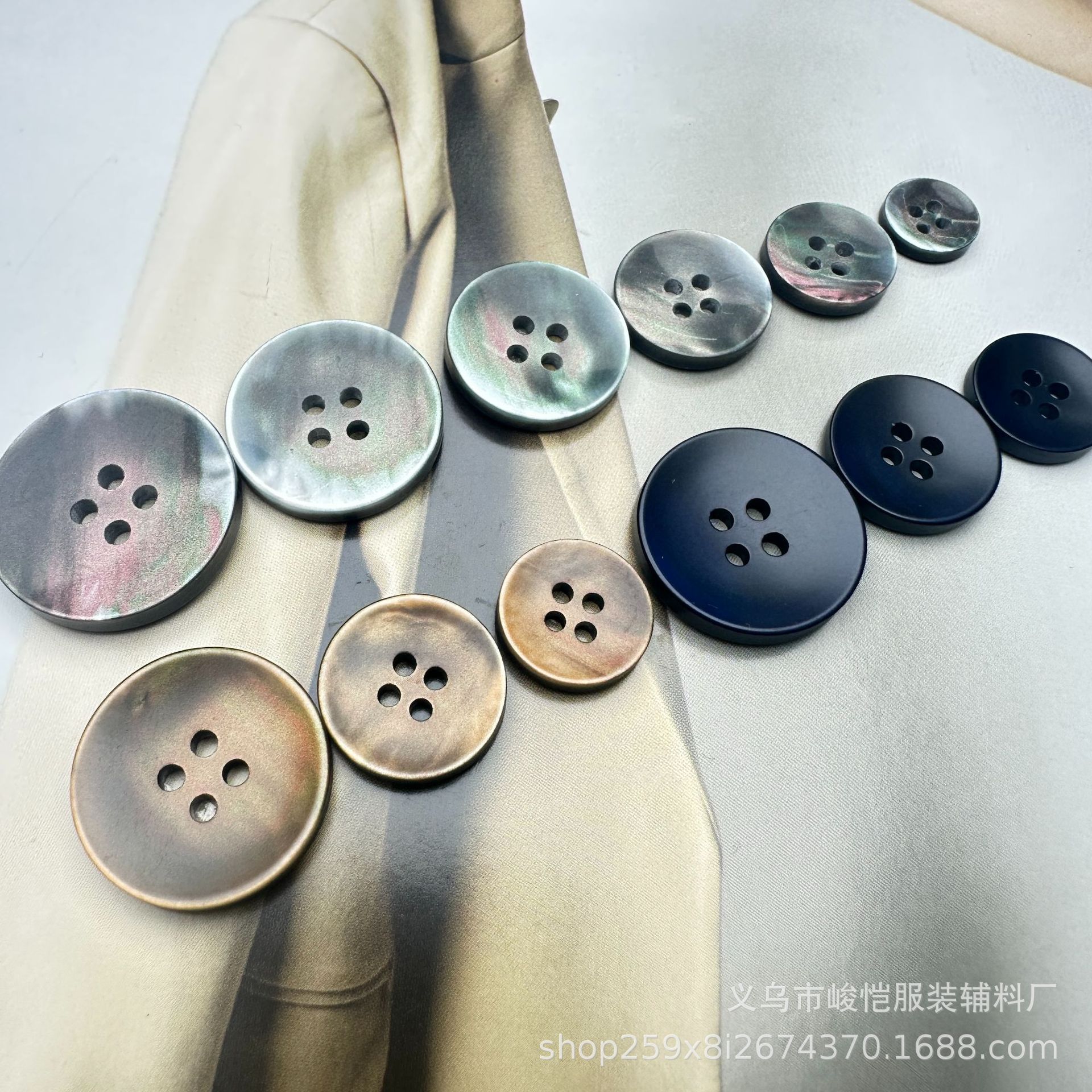 双圈黑色浅咖深咖真牛角扣高档西服大衣风衣四眼扣现货供应详情2