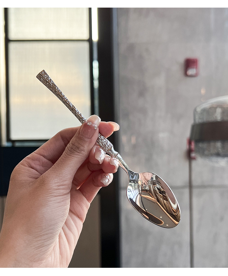 欧式轻奢小蛮腰 304不锈钢锤纹刀勺叉家用餐厅餐匙牛排意面三件套详情14