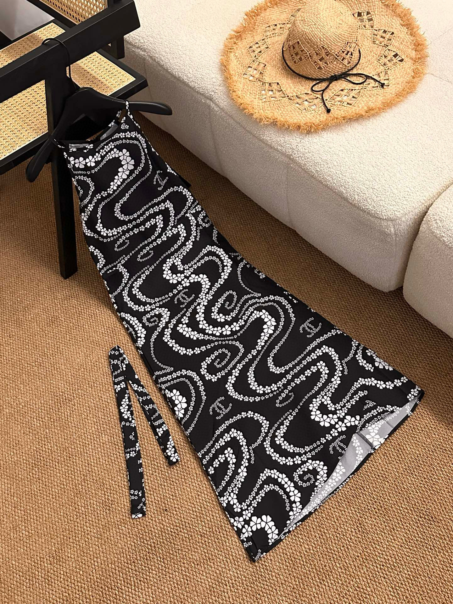 高品质~2025年夏季新款CH南油韩版小众设计挂脖短款背心气质长裙详情5