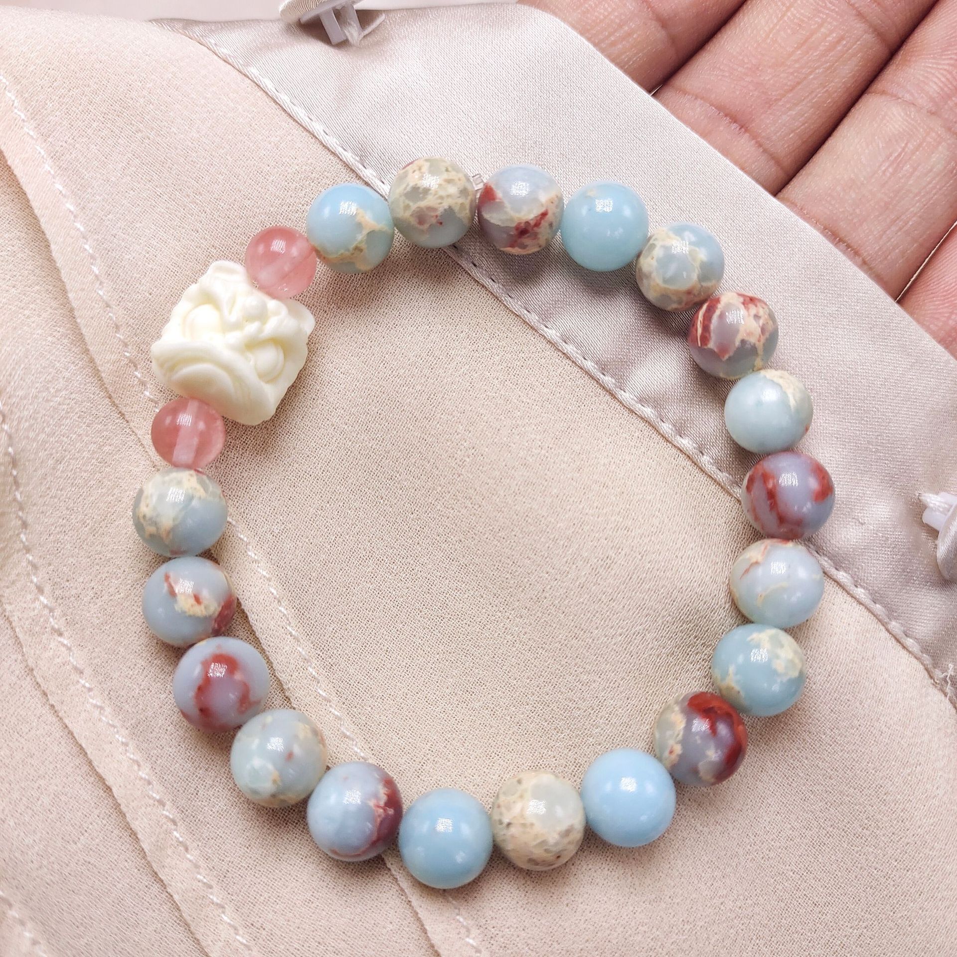 Shoushan stone Star and moon Bodhi bracelet, a fresh and sweet Bodhi red panda paw design bracelet with a feminine charm and a unique style pic 8