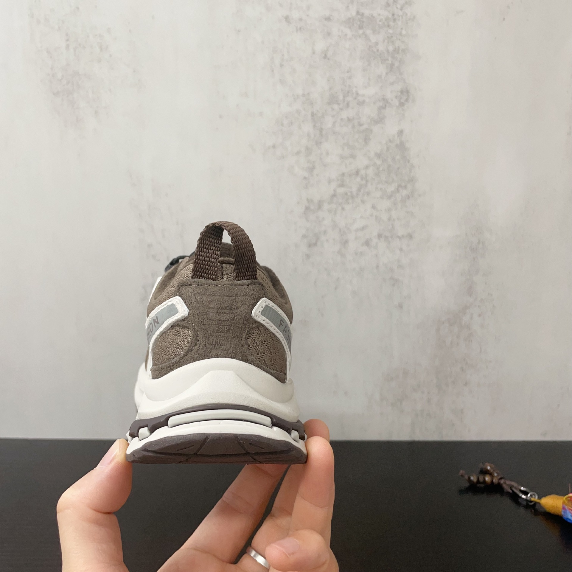 Classic color-blocked pattern decorative spliced drawstring fleece warm sports shoes for men and women in winter 2025 pic 6