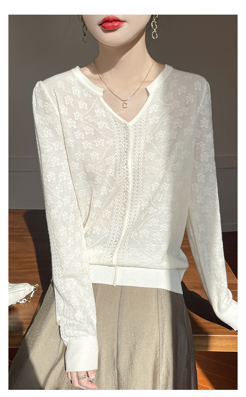 春季新款女装 精纺羊毛打底衫 气质长袖上衣 蕾丝镂空设计 珍珠扣提花针织衫 女士优雅时尚加工详情11