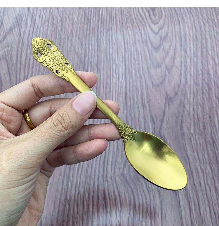 不锈钢金色浮雕茶勺西餐镀金茶勺吊环砂光西瓜勺尖柄茶匙详情9