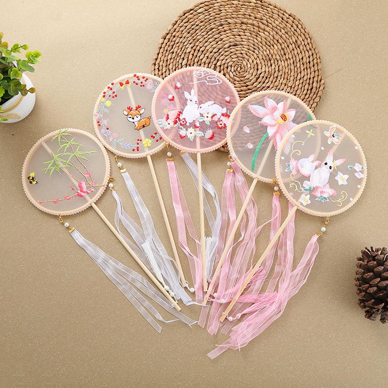 Wholesale of Chinese-style embroidered fans, ancient-style Hanfu, photo shoots, dance cheongsams, fashion shows, round fans and retro palace fans pic 1