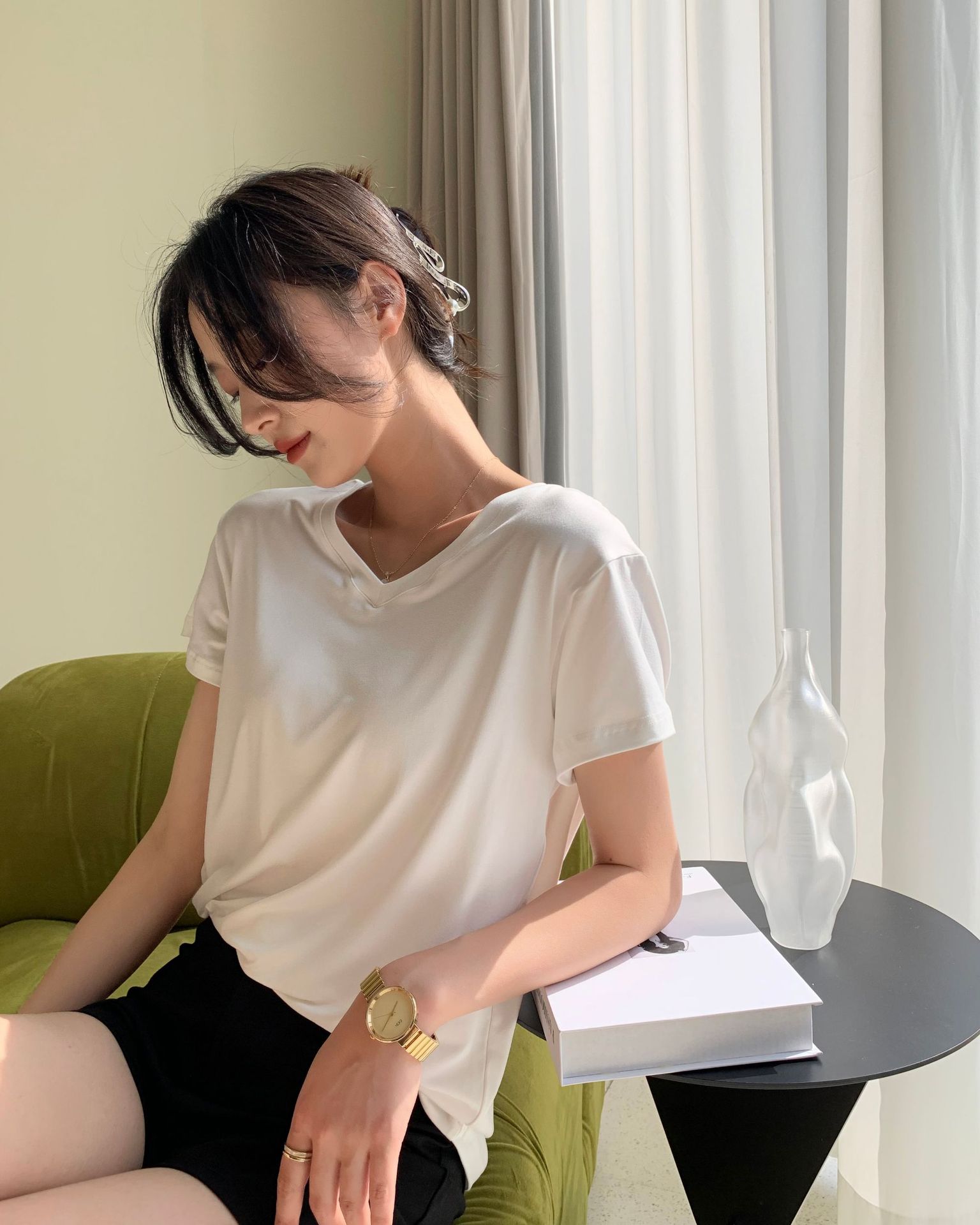 白色t恤女短袖夏季2024新款宽松薄款打底衫内搭纯色显瘦v领上衣详情20