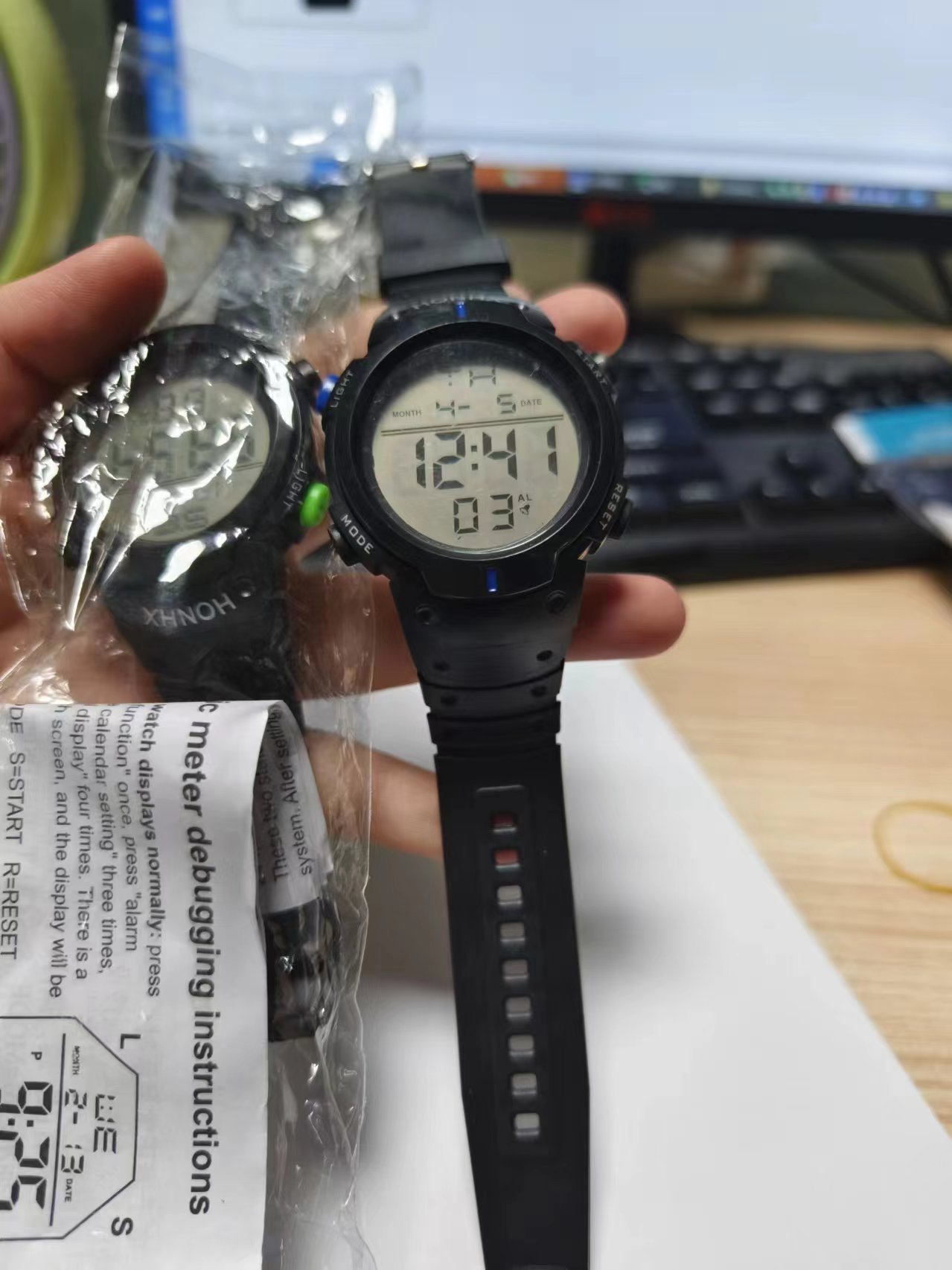 跨境爆款运动大表盘电子表成人户外男士大屏冷光机LED 电子表批发详情1