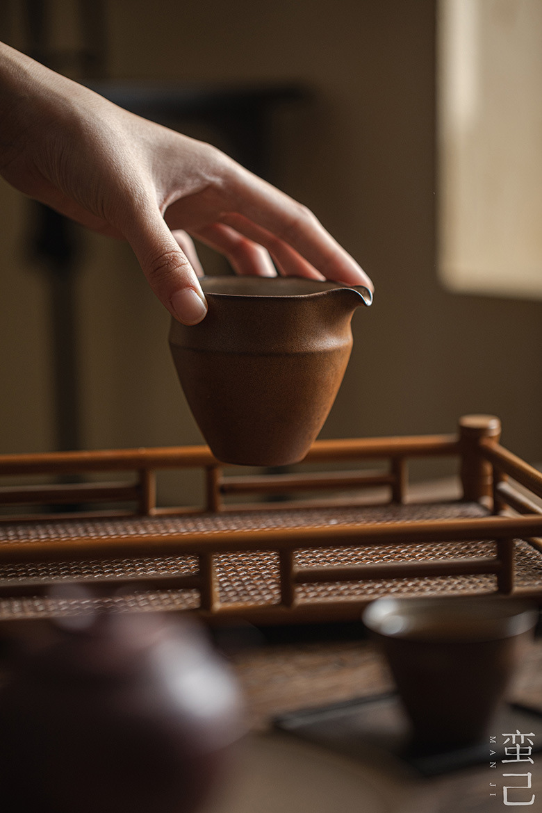 蛮己日式诧寂风公道杯功夫茶具粗陶茶海分茶器家用陶瓷公杯配件详情11