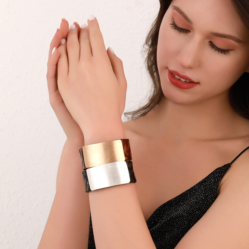 New cross-border retro resin metal spliced open bracelet, wide version fashionable foreign trade bracelet, exclusive for Europe and America pic 11