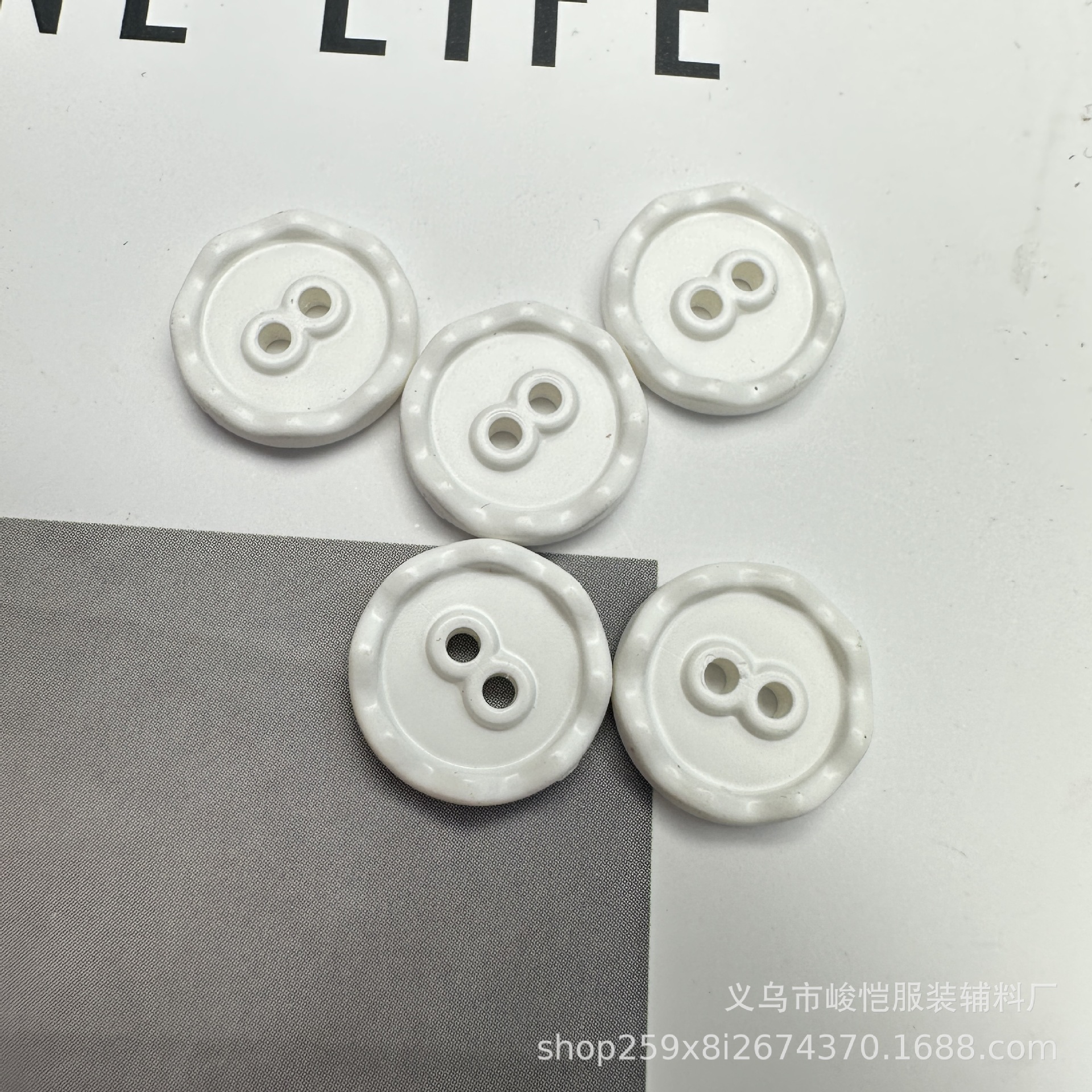 现货 彩虹糖多巴胺衬衫扣 树脂材质polo休闲衬衫童装迷你小扣子详情9