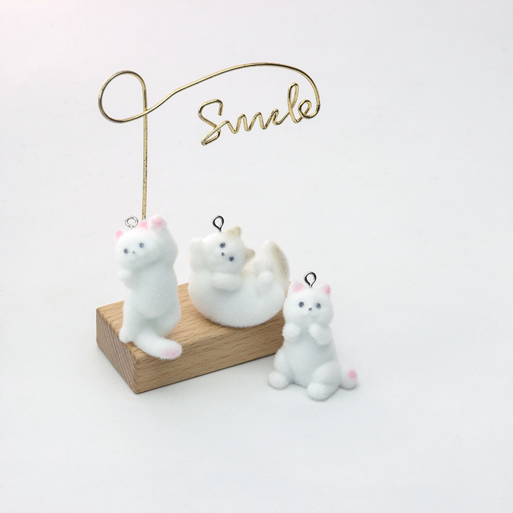 Cross-border simulation resin flocking cat jewelry pendants, diy keychains, bags, necklaces, small pendants, car accessories pic 3