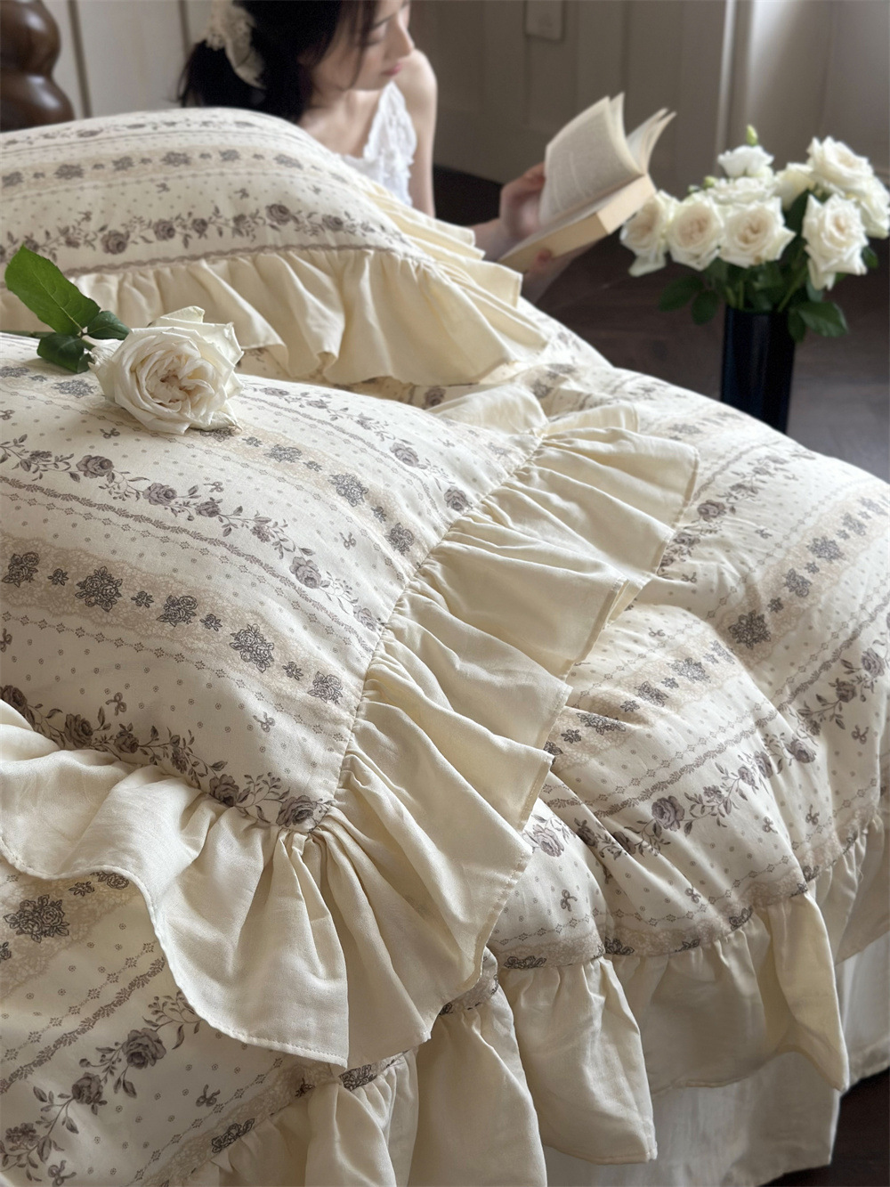Romantic rose print French retro A Class all-cotton double-layer yarn four-piece set pure cotton retro lace duvet cover bed sheet pic 8
