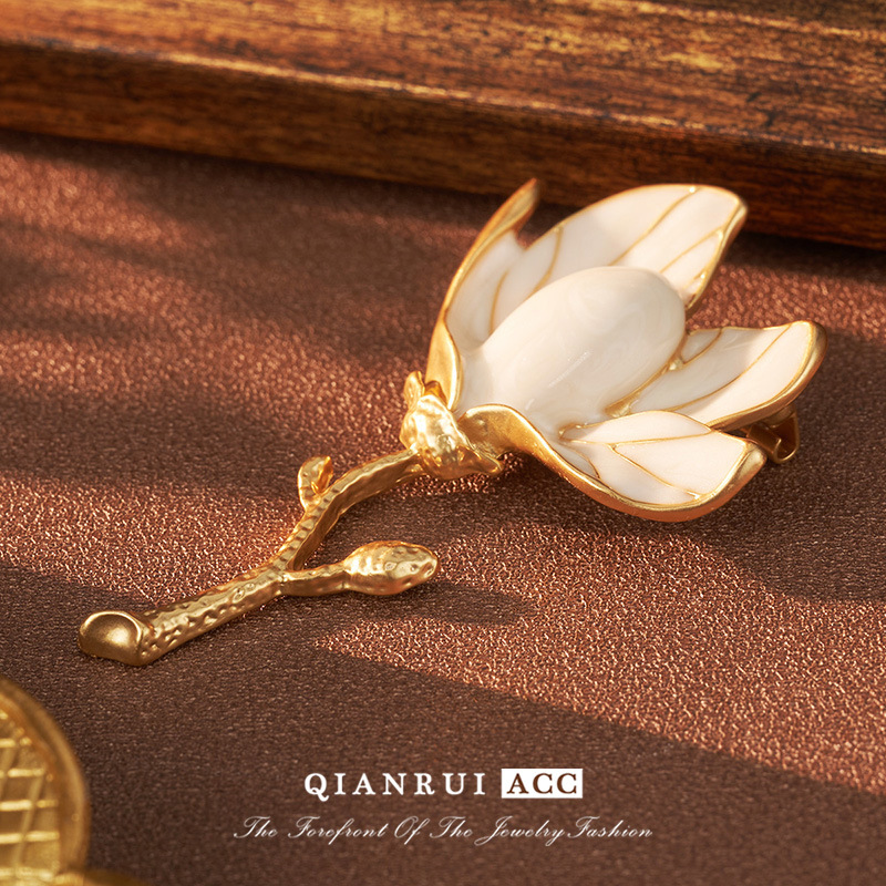 Natural Baroque pearl magnolia flower multi-color oil drip brooch, autumn and winter coat brooch accessory, high-end brooch pic 24