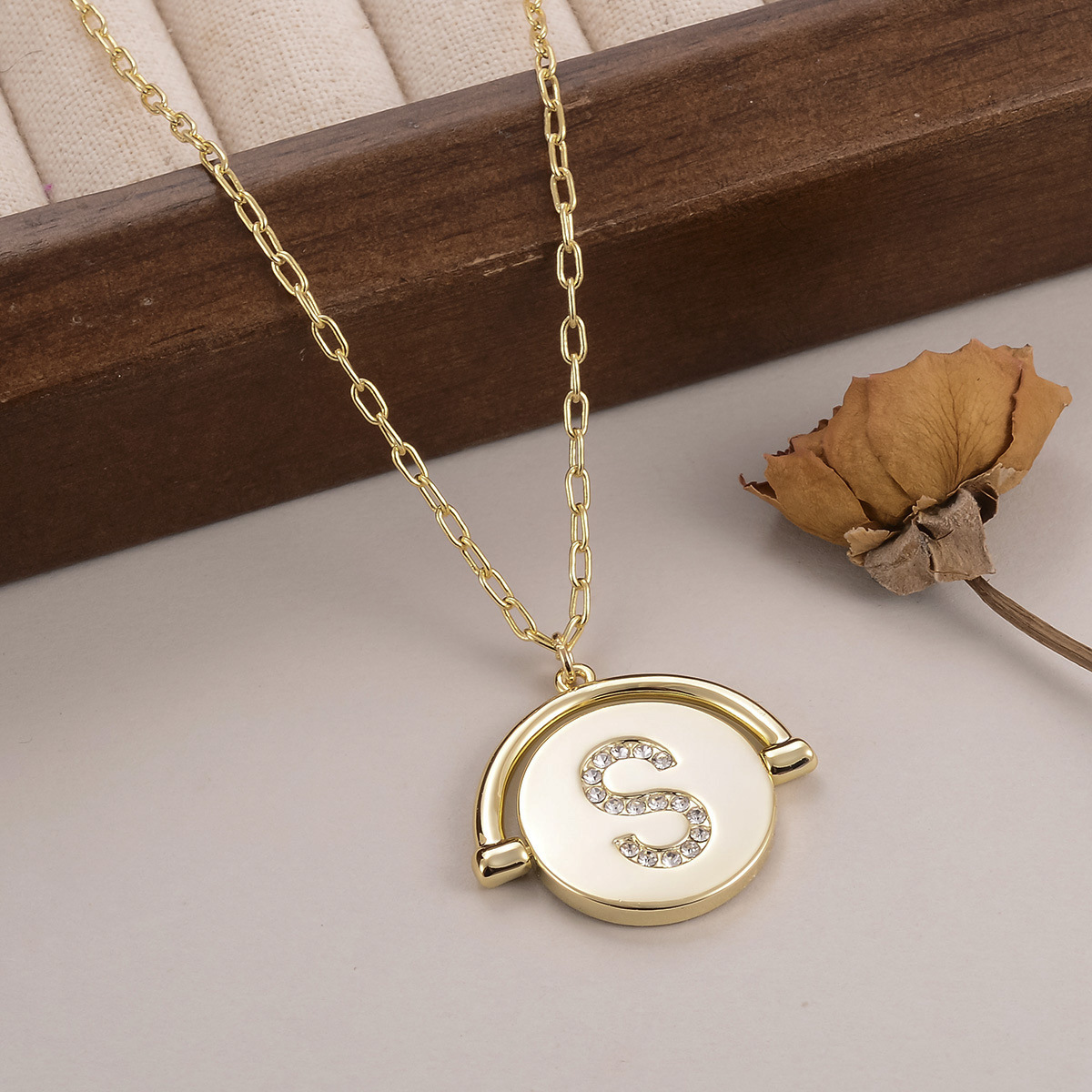 European and American letter fashion pendant, niche round English collarbone chain, versatile for women, light luxury, diamond-encrusted, personalized factory wholesale pic 28