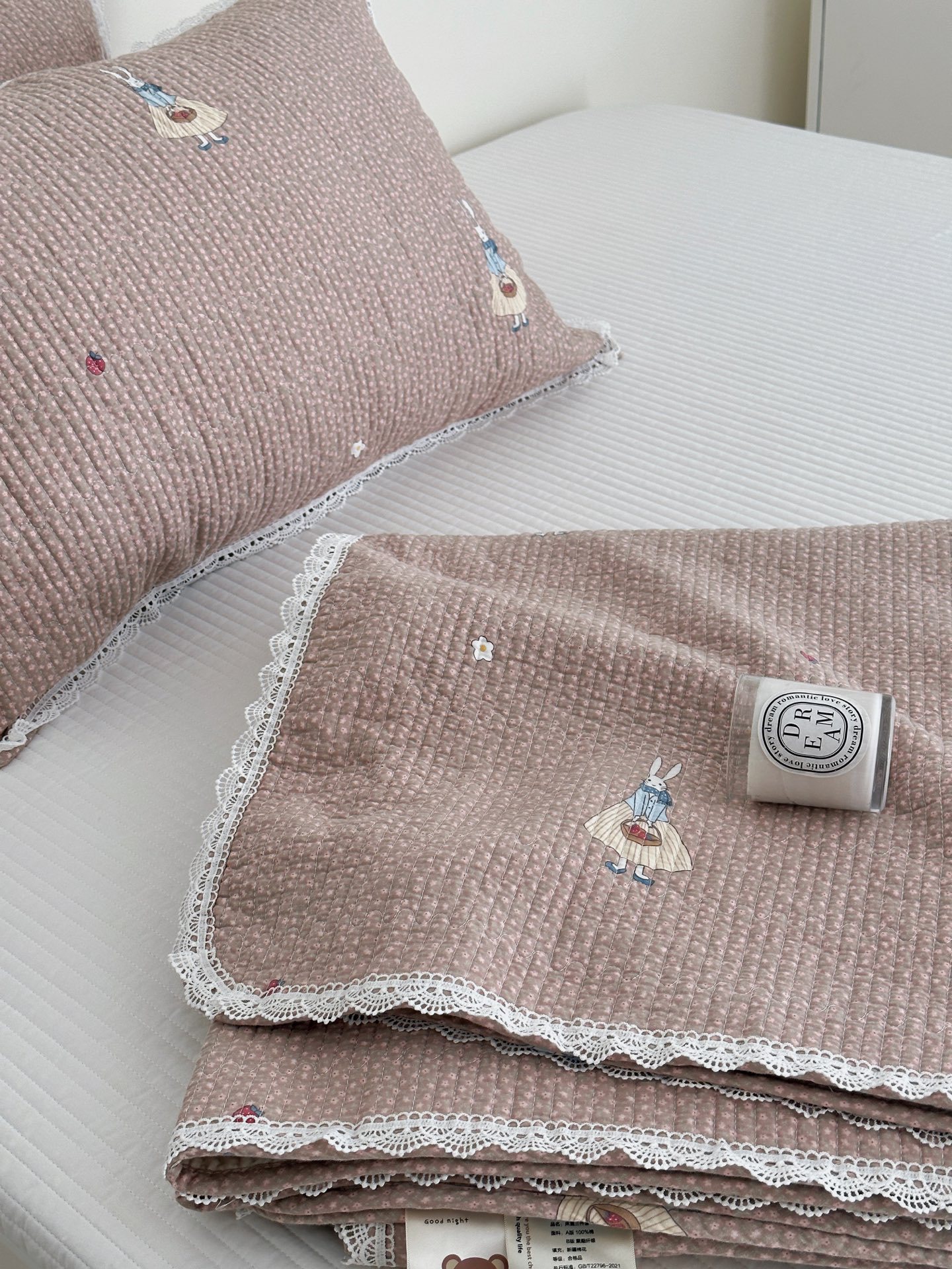 Lisa series, a three-piece set of all-cotton high-temperature sand-washed cotton bed cover, is skin-friendly, breathable and suitable for all seasons pic 86