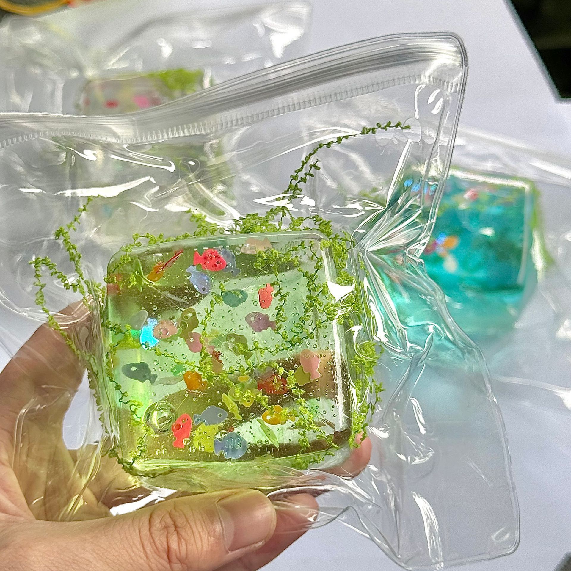 梦幻海底水感解压玩具透明仿硅胶捏捏乐创意生日礼物批发减压玩具食品酒水水产零食鱼类零食详情3