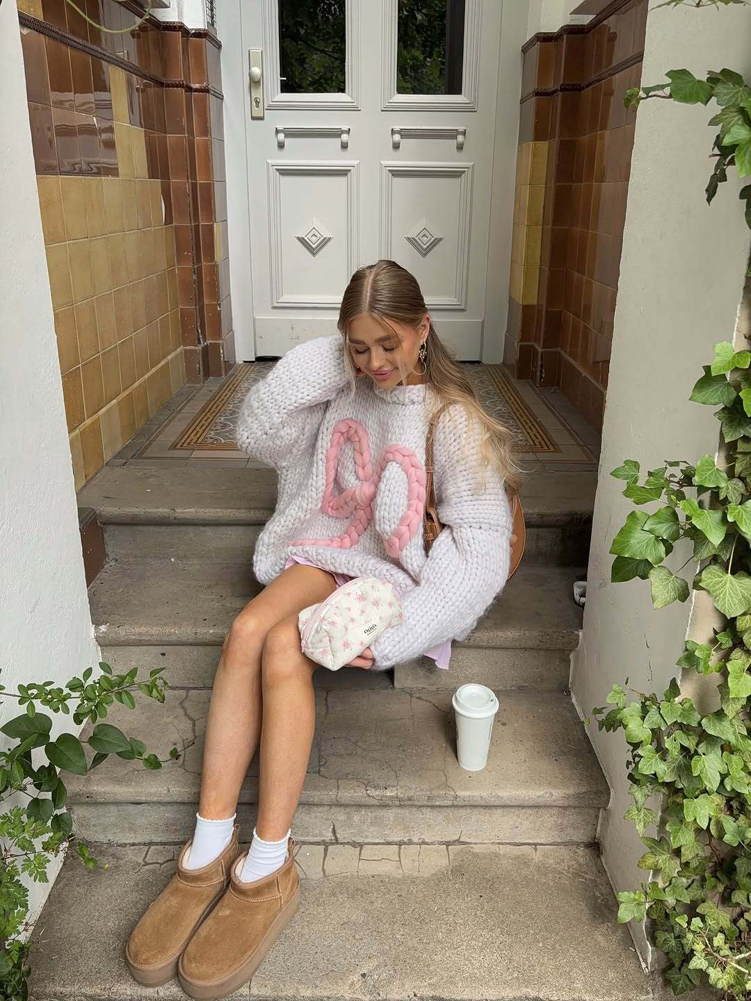 2025 Foreign trade Europe and America Autumn and winter sweater for women, Amazon cross-border loose round-neck hand-cranked embroidered bow pullover pic 11