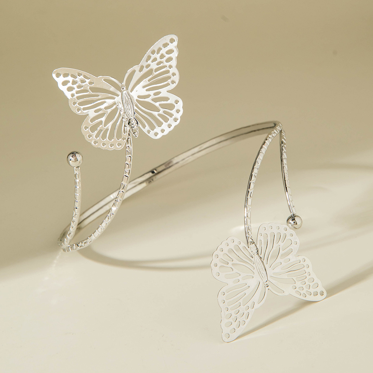 亚马逊跨境个性冷淡风海星手臂镯线条计感蝴蝶环形开口臂镯女详情92