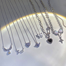 Korean retro titanium steel necklace for women, versatile and high-end pearl pendant, ins style niche collarbone chain accessory wholesale pic 2