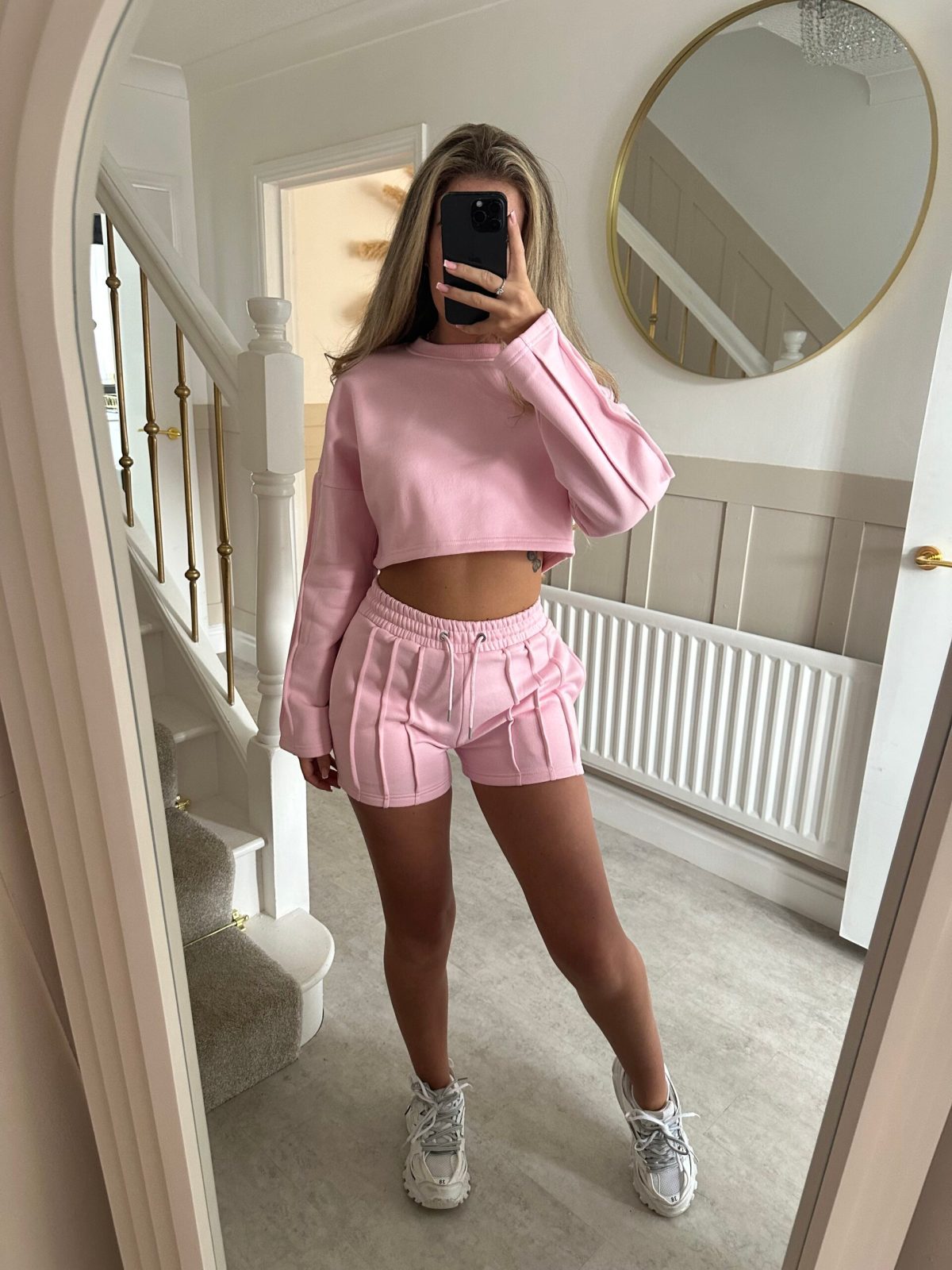 Amazon Cross-border Summer new hoodie and shorts set, solid color, individual, fashionable and casual 2-piece short top for women pic 18