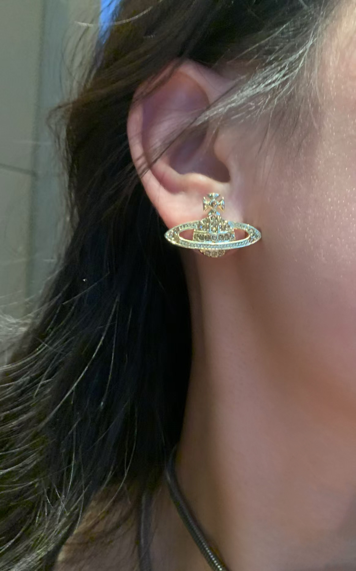 The classic full diamond Saturn stud earrings with finely set planet earrings of the Empress of the West, the same style as NANA pic 15