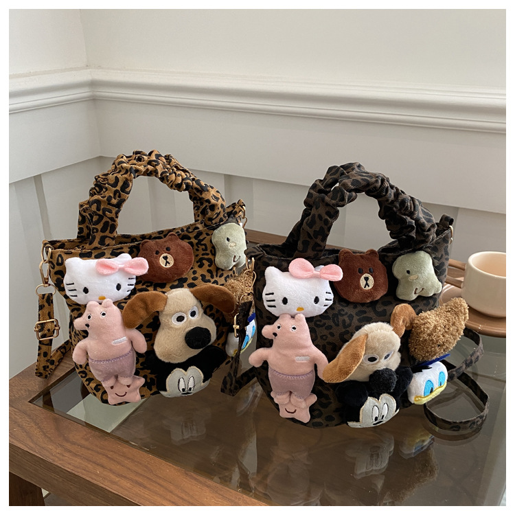 超火小众豹纹帆布包包女款秋冬流行百搭斜挎包可爱卡通手提水桶包详情17