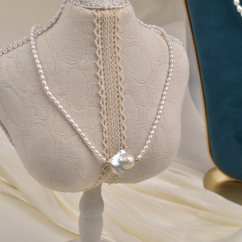 Natural rice-grain freshwater pearl necklace for women, light luxury, niche design, high-end Baroque pendant, neckchain, bone chain pic 7