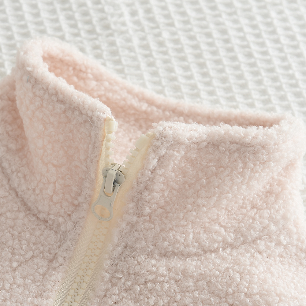 秋冬季temu新款韩版女童简约套装字母羊羔绒高领外套长裤两件套详情4