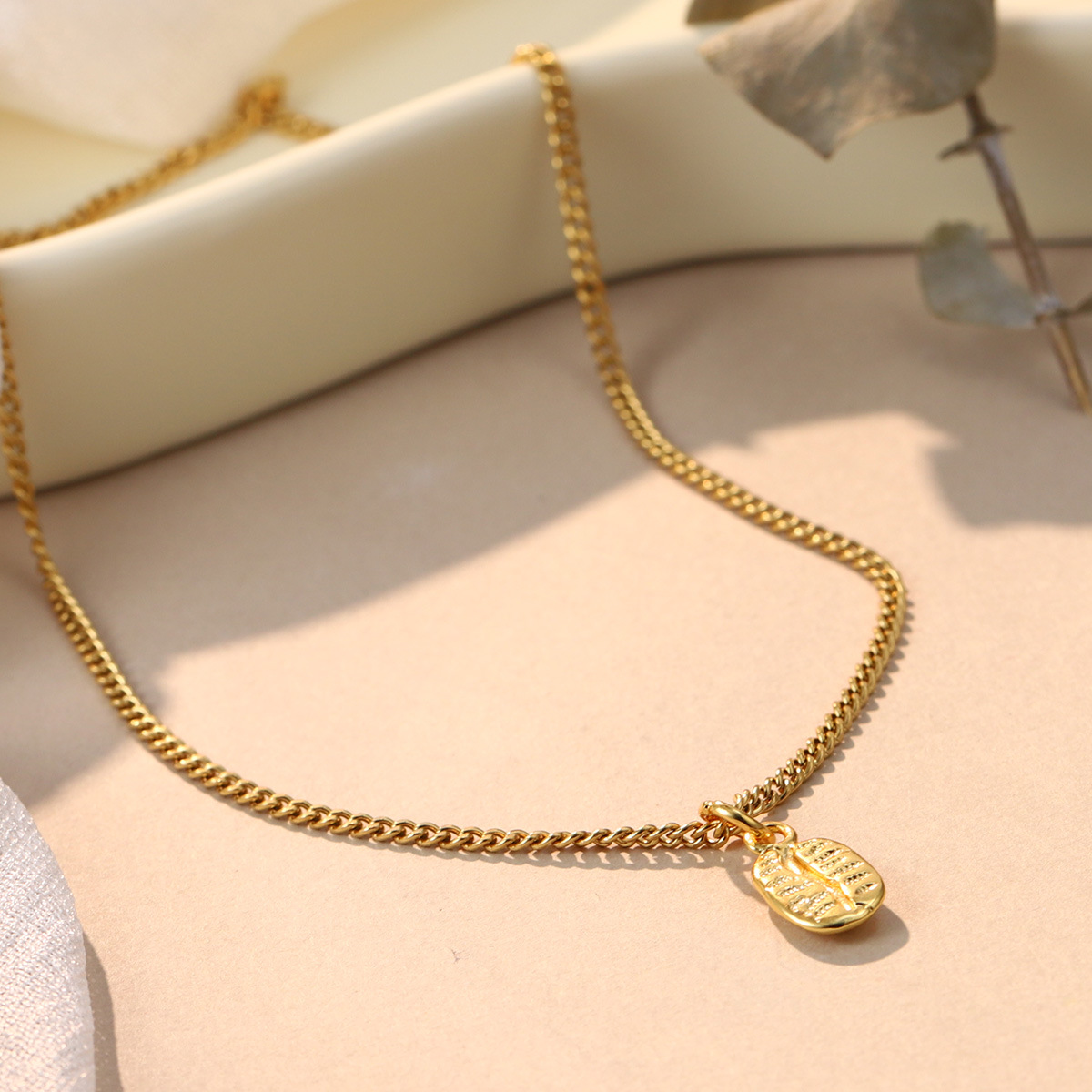 ins niche pleated heart-shaped necklace, simple and irregular pendant, fashionable sweater chain design with hands clasped together, wholesale pic 26