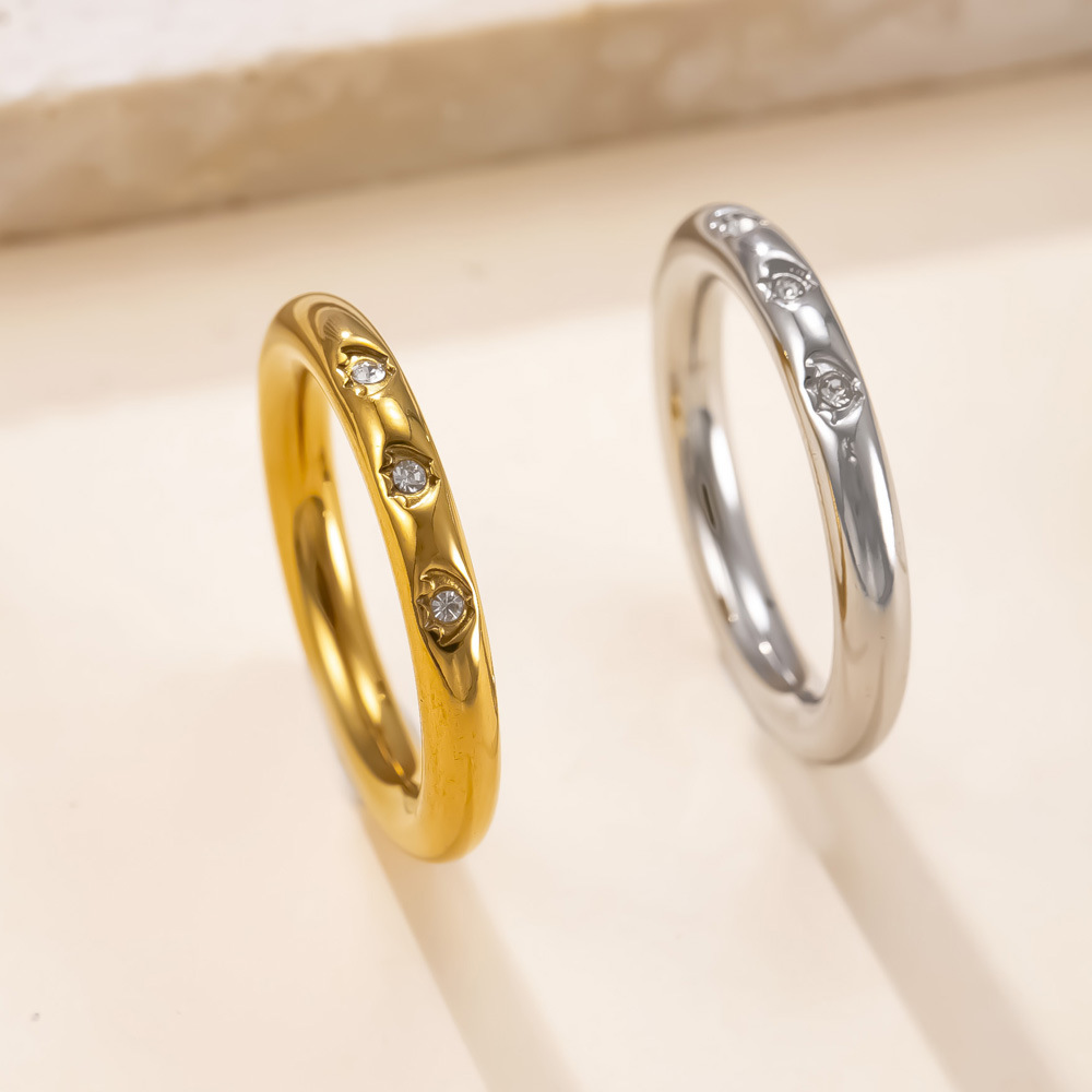 跨境钛钢饰品4mm三颗钻情侣对戒ins风简约不锈钢戒指几何对戒详情5