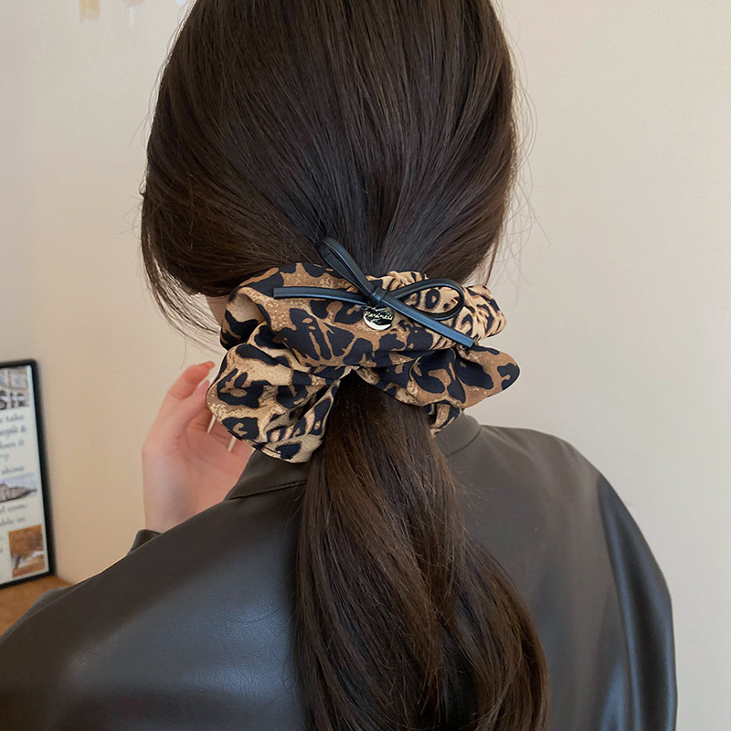 秋冬复古豹纹褶皱花朵大肠发圈美拉德风发绳欧美时尚高级感发饰女详情6