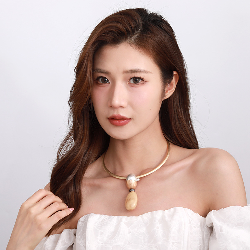 亚马逊跨境专供热销原创个性精致几何合金吊坠女士简约百搭项圈详情5