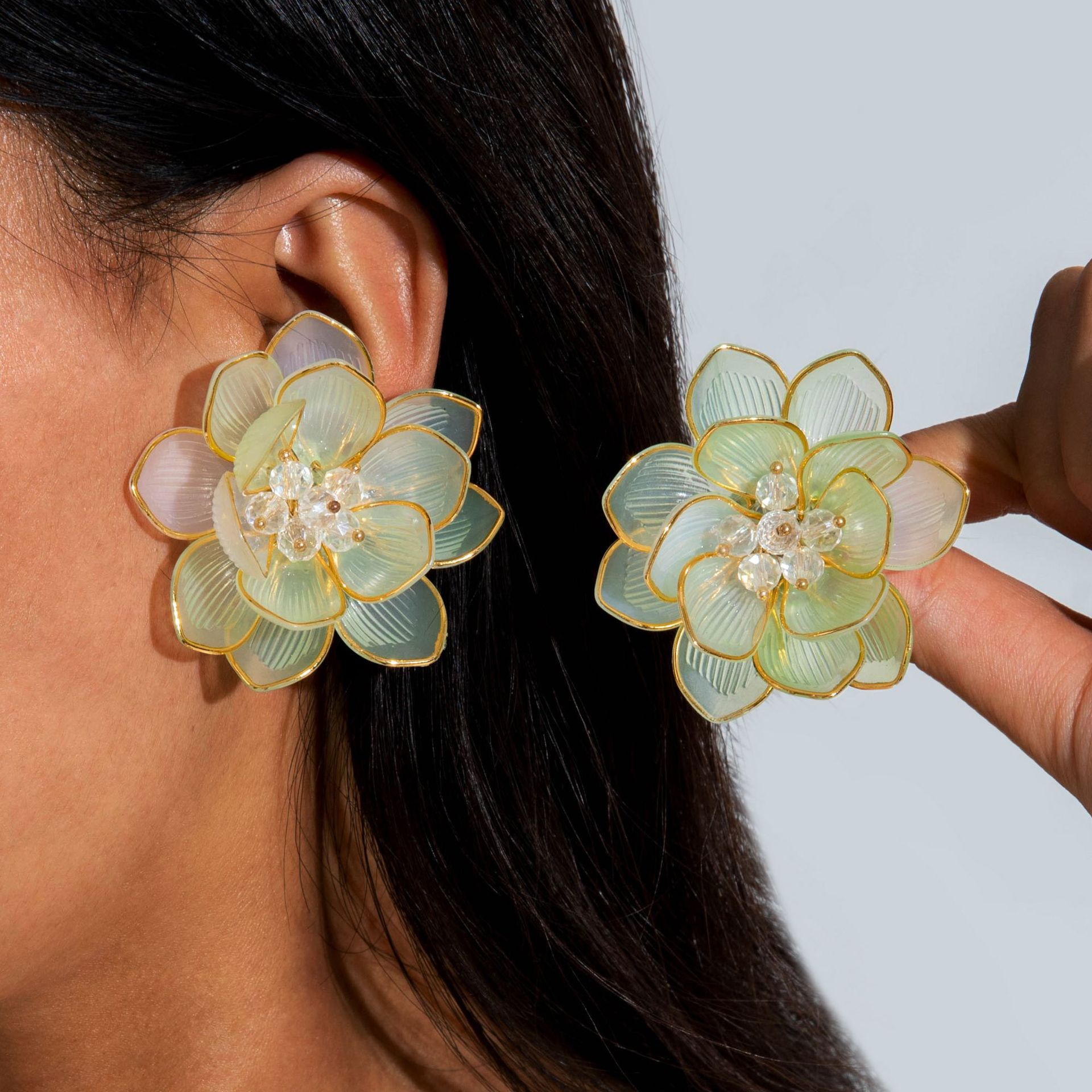 亚马逊跨境清新甜美彩色树脂花瓣花朵耳钉气质多巴胺 耳环耳饰女详情15