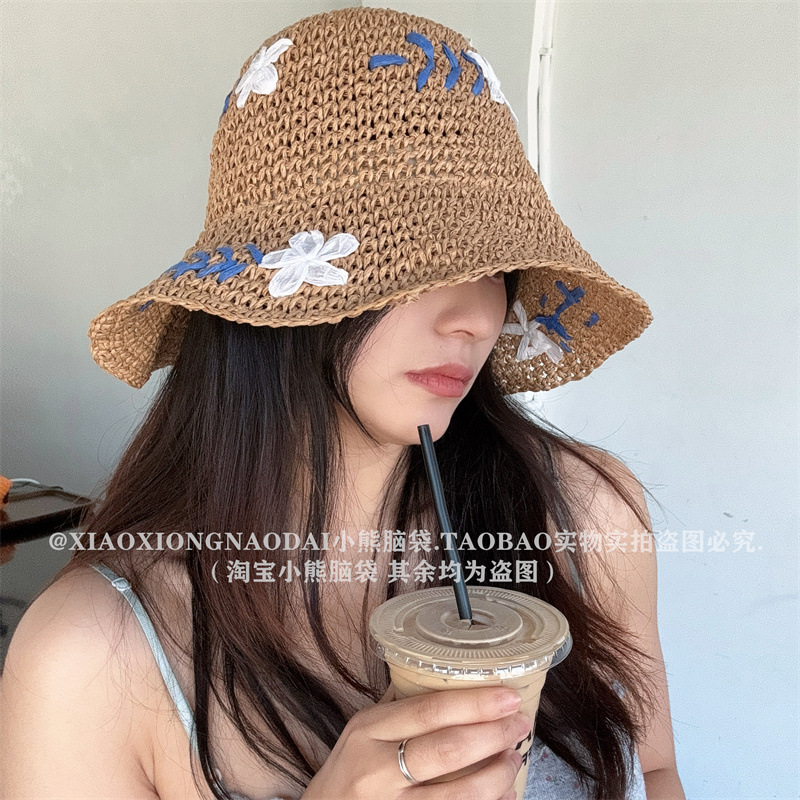 A large-brimmed straw hat for women, a summer handcrafted hook flower vacation beach sunshade straw woven sun hat, sweet and versatile, a small hat that shows off your face pic 12