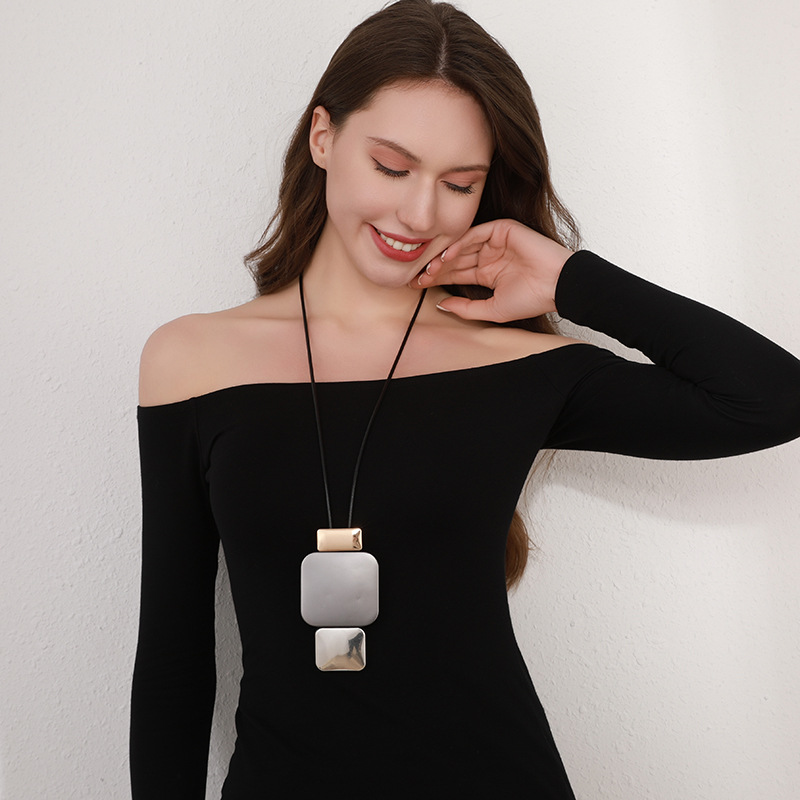 跨境新款长项链女士设计感几何金属吊坠首饰毛衣链高级感批发专供详情6